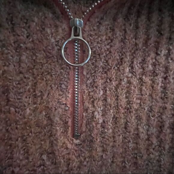 Sincerely Jules Sweater Pullover With Zipper Neck Closure. Size medium- - Picture 3 of 8